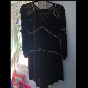 super cute black dress w maroon and cream detailing!